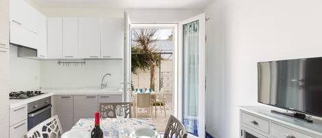 Comfort-Apartment, 2 Schlafzimmer (Appartamento 1) | Essbereich im Zimmer