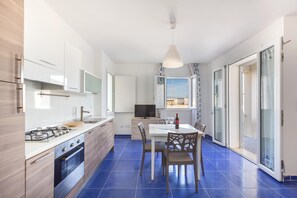 Comfort-Apartment, 1 Schlafzimmer (Appartamento 4) | Eigene Küche | Großer Kühlschrank, Herdplatte, Kochgeschirr/Geschirr/Besteck