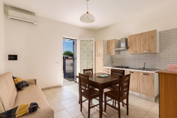 Standard Apartment, 1 Bedroom (Bilo B) | Living room