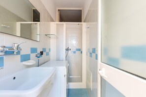 Rumah Comfort, 3 kamar tidur | Kamar mandi | Shower