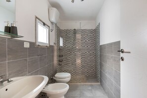 Standard Apartment, 2 Bedrooms | Bathroom | Shower - Appartamento Giada (Porto Cesareo)