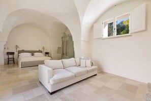 Maison Luxe (9 Bedrooms) | 9 chambres, fer et planche à repasser, Wi-Fi gratuit