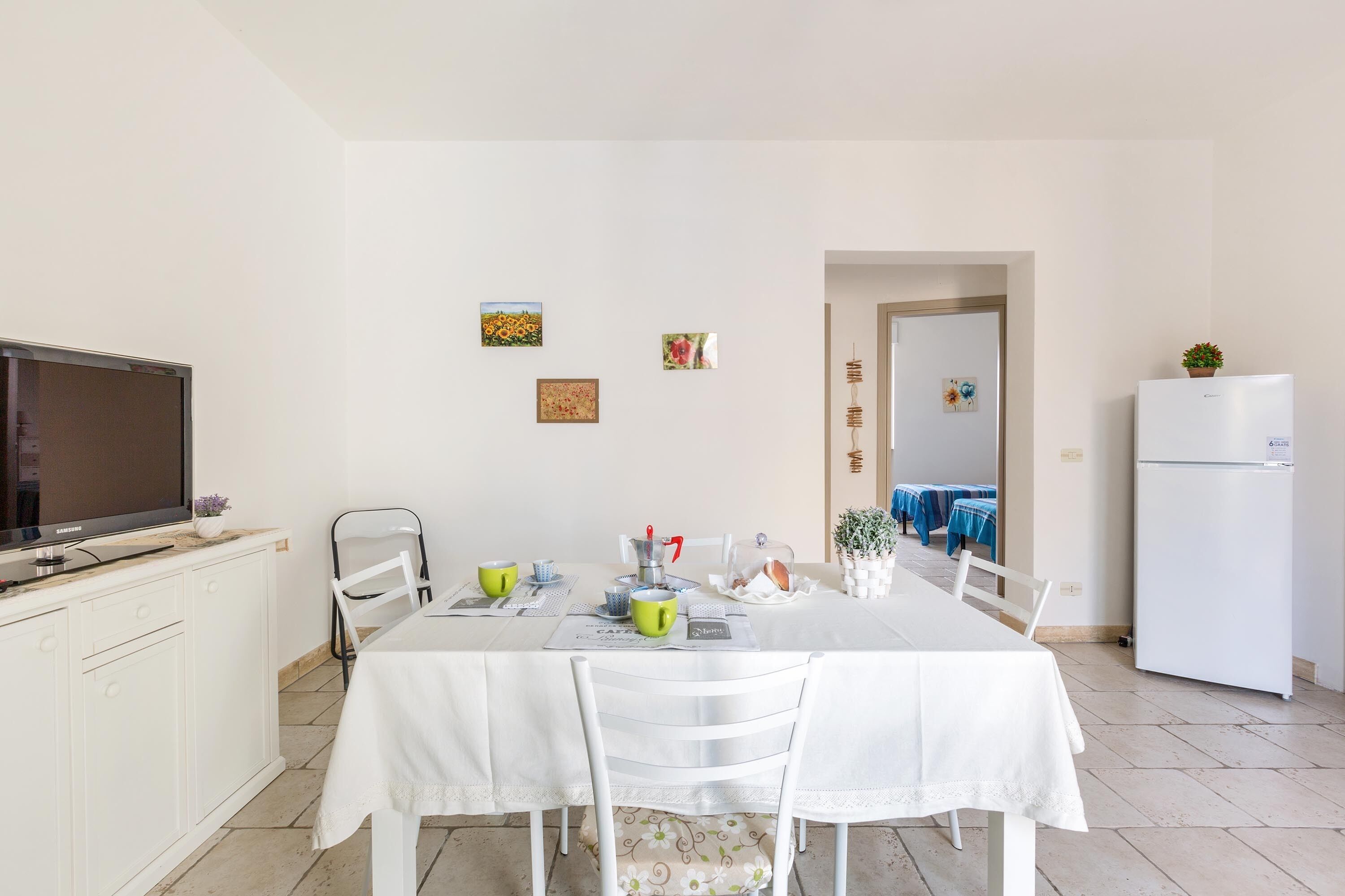 Standard House, 2 Bedrooms | In-room dining