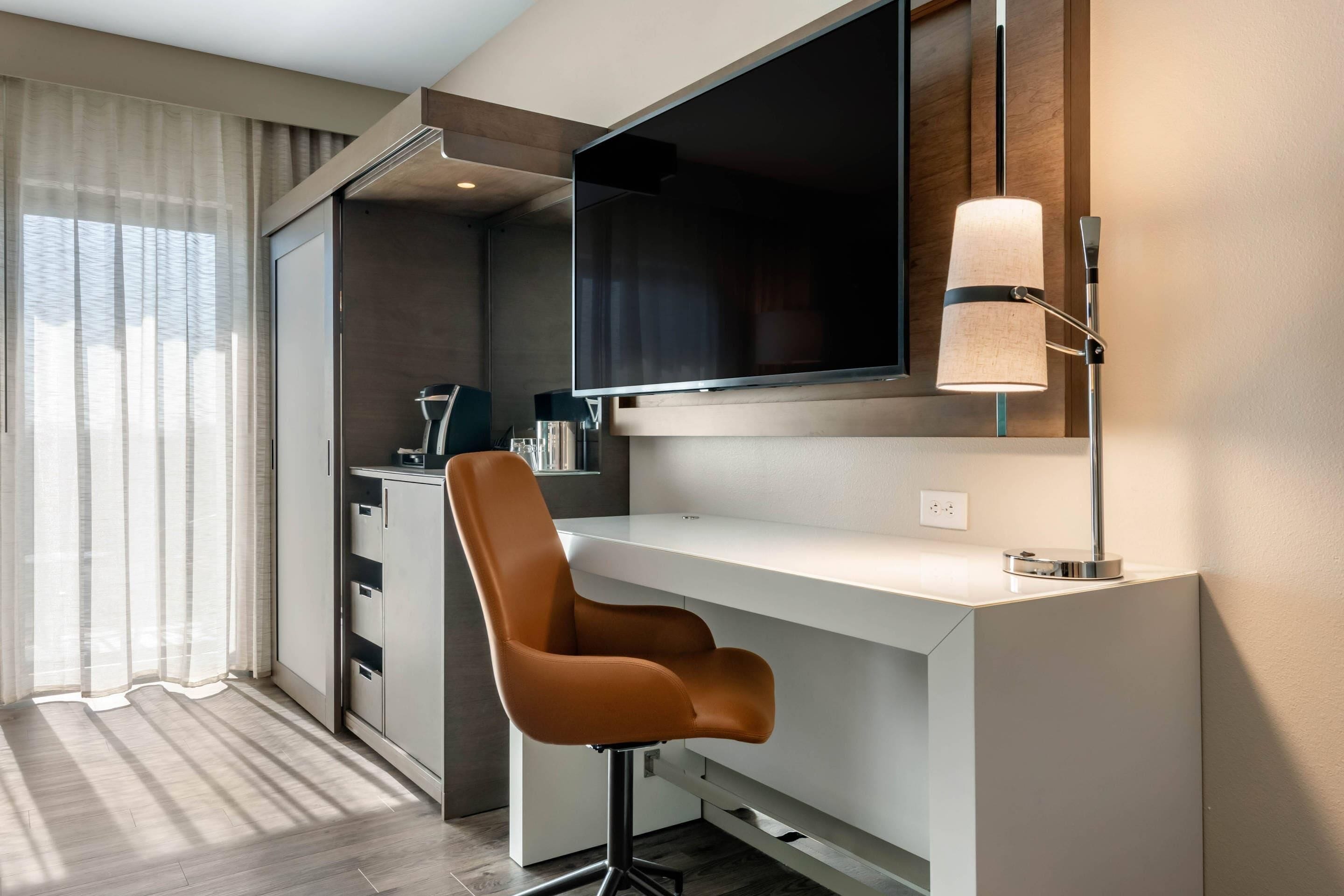 individually decorated, individually furnished, desk, laptop workspace