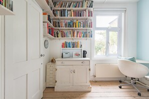 Interior - Captains Cottage, a delightful, bright & airy, period property located just a few minutes from the b (Deal)