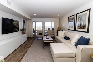 Tv, tv-spel, böcker och ett musikbibliotek