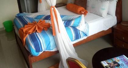 Royal Palm Hotel And Suites