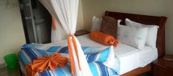 Royal Palm Hotel And Suites