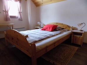 2 bedrooms, in-room safe, desk, iron/ironing board - Love beautful nature in green Pohorje,  Apartma Zeleni dragulj, Slovenia (Oplotnica)