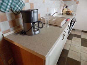 Fridge, microwave, oven, stovetop - Love beautful nature in green Pohorje, Apartma Zeleni dragulj, Slovenia (Oplotnica)
