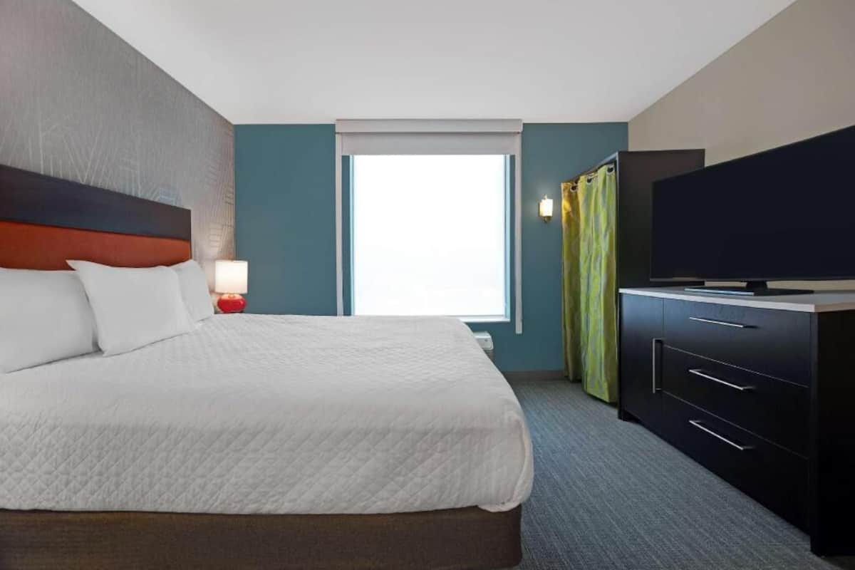 In-room safe, desk, laptop workspace, blackout curtains
