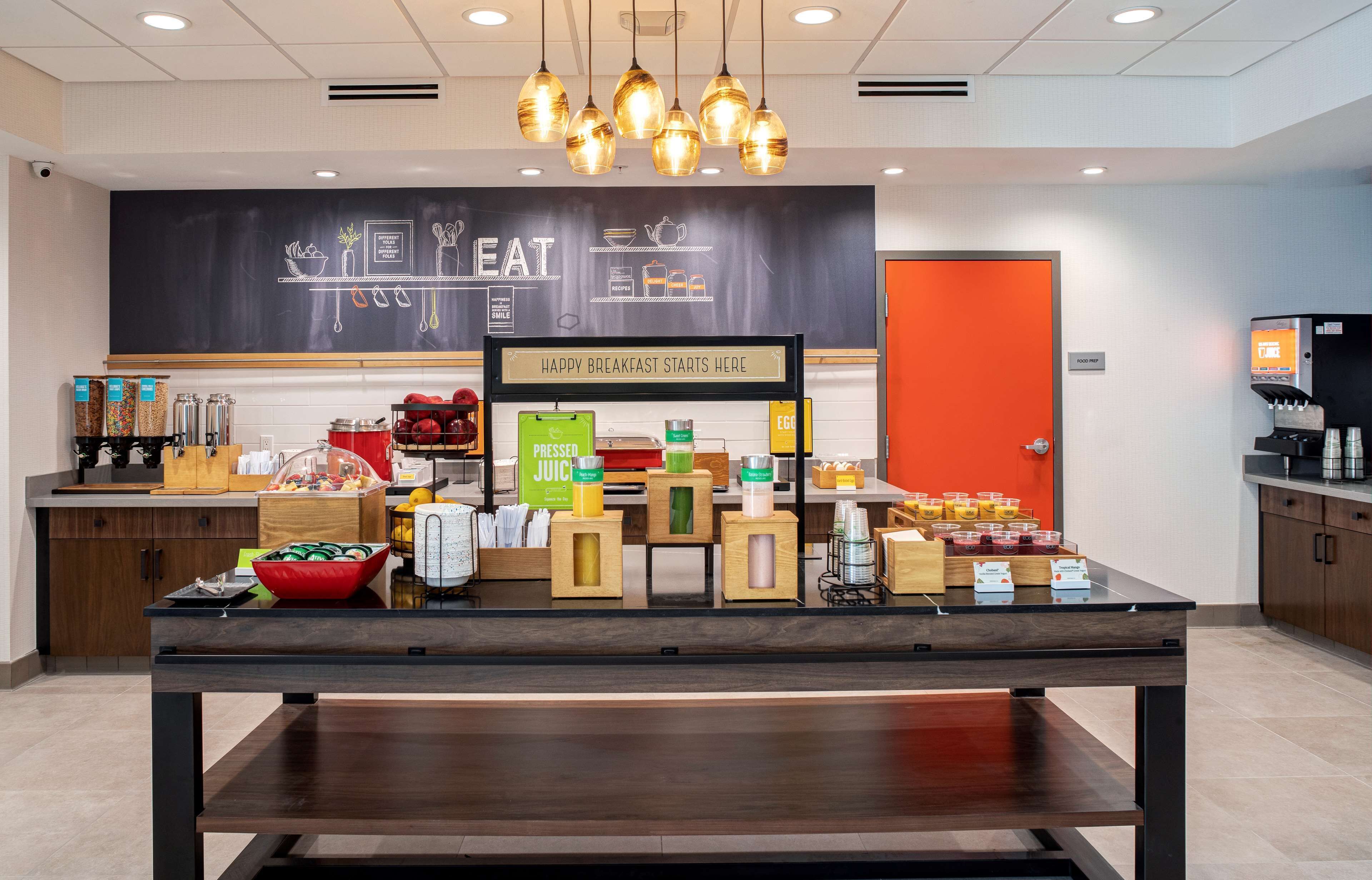 free daily full breakfast