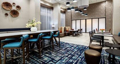 Hampton Inn & Suites Indio