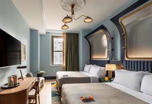 Safe på rommet, skrivebord og skrivebord for bærbar PC