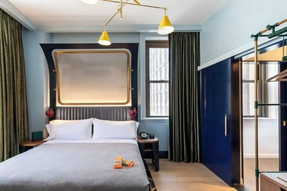 1 bedroom, in-room safe, desk, laptop workspace