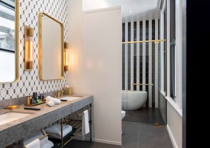 Premium Single Room, 1 King Bed | Bathroom