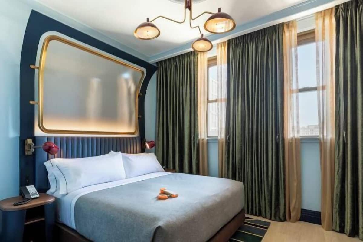 1 bedroom, in-room safe, desk, laptop workspace