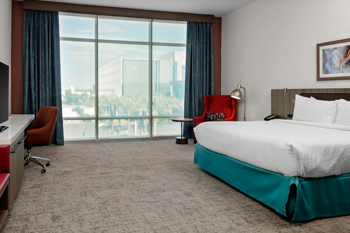 Room, 1 King Bed, Accessible, Pool View (Bathtub) | In-room safe, desk, laptop workspace, iron/ironing board