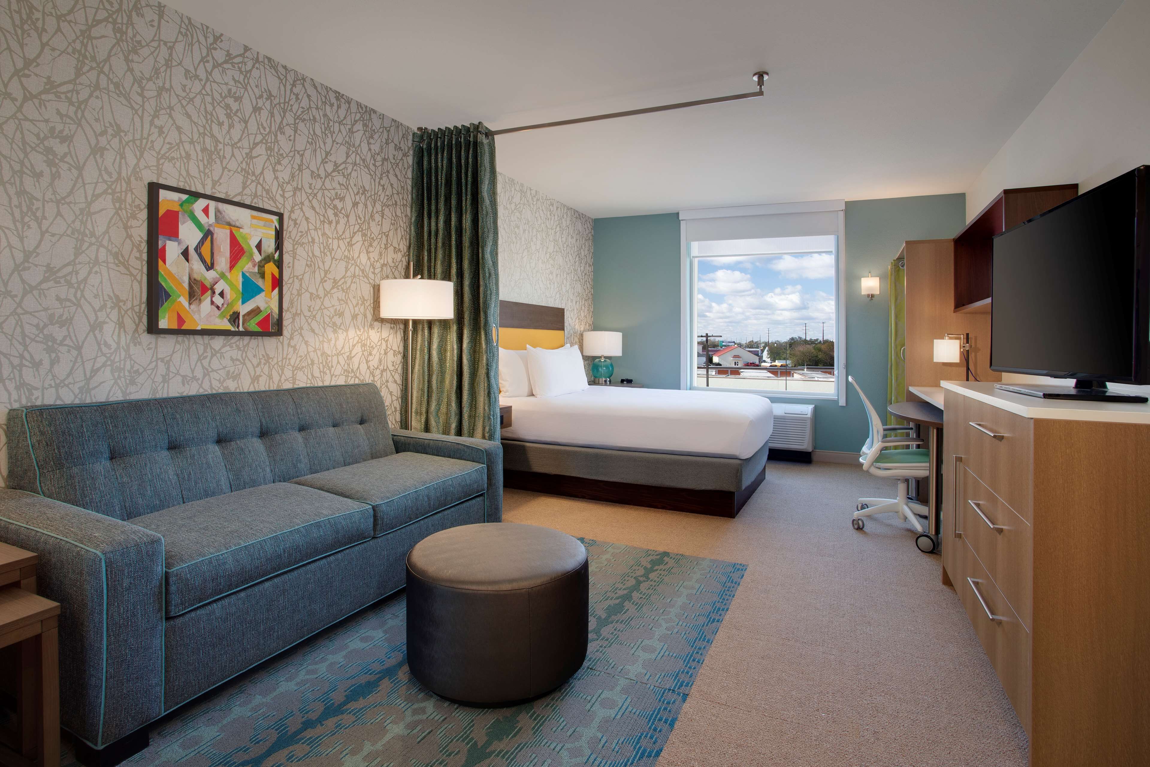 in-room safe, desk, laptop workspace, soundproofing