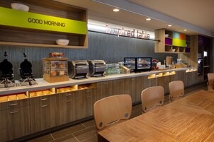 Desayuno buffet incluido todos los días 