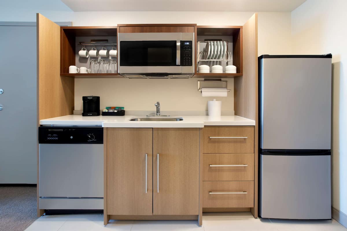 Fridge, microwave, dishwasher, coffee/tea maker