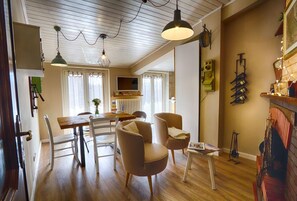 Dining - Little Tibet - with view on the National Park (L'aquila)