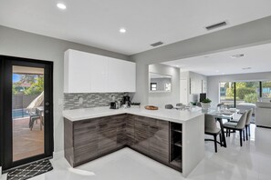 Fridge, microwave, oven, stovetop - Family 5BR home w/ heated pool & playground (Hollywood)