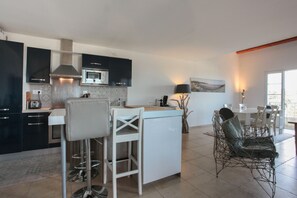 Fridge, microwave, oven, dishwasher