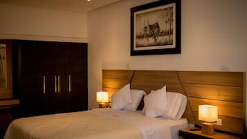 Down duvets, individually decorated, individually furnished, desk