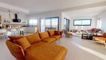 Télévision, livres, chaßne hi-fi