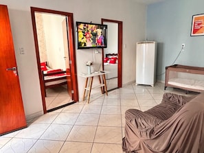 Chambre (Quintuple, 5 Single beds) | Chambres insonorisées, fer et planche à repasser, Wi-Fi gratuit