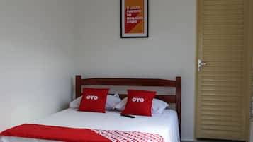 Double Room | Soundproofing, iron/ironing board, free WiFi, bed sheets