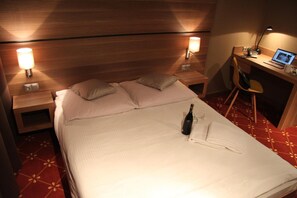 遮光窗帘、熨斗/熨板、免费 WiFi