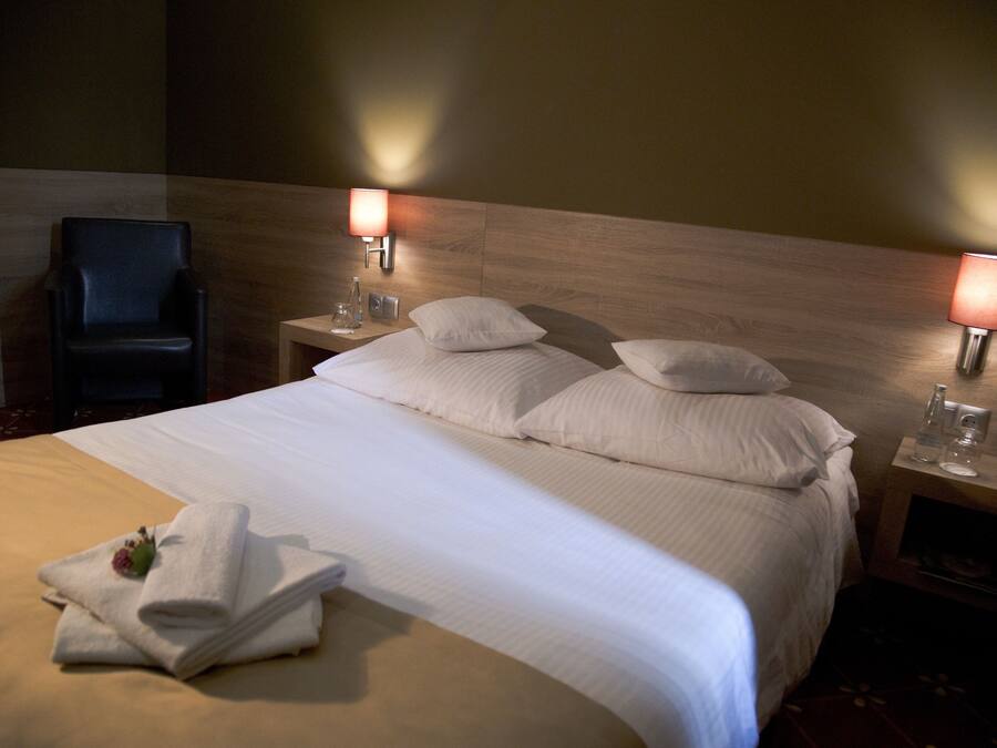 Premium Double Room | Blackout curtains, iron/ironing board, free WiFi