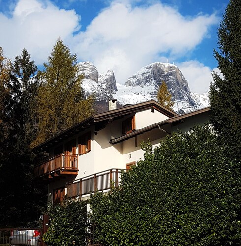 A small house surrounded by greenery but not far from Trento and Garda 