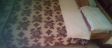 Double Room | Desk, blackout drapes, bed sheets