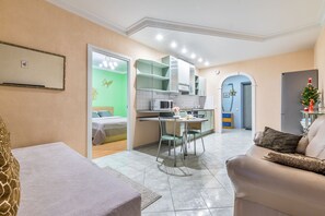 Apartment | Living room | Flat-screen TV