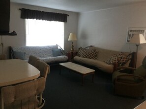 Unclassified image, 5 of 5, button - Lakefront Suite - 14 (Kingsland)