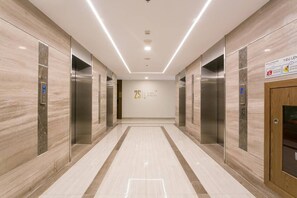 Interior - CENTRAL LOCATION - LUXURY CONDO - POOL - GYM (Hồ Chí Minh)