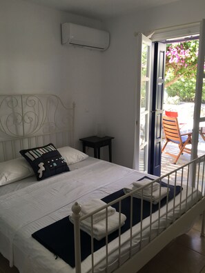 2 bedrooms, in-room safe, travel cot, free WiFi