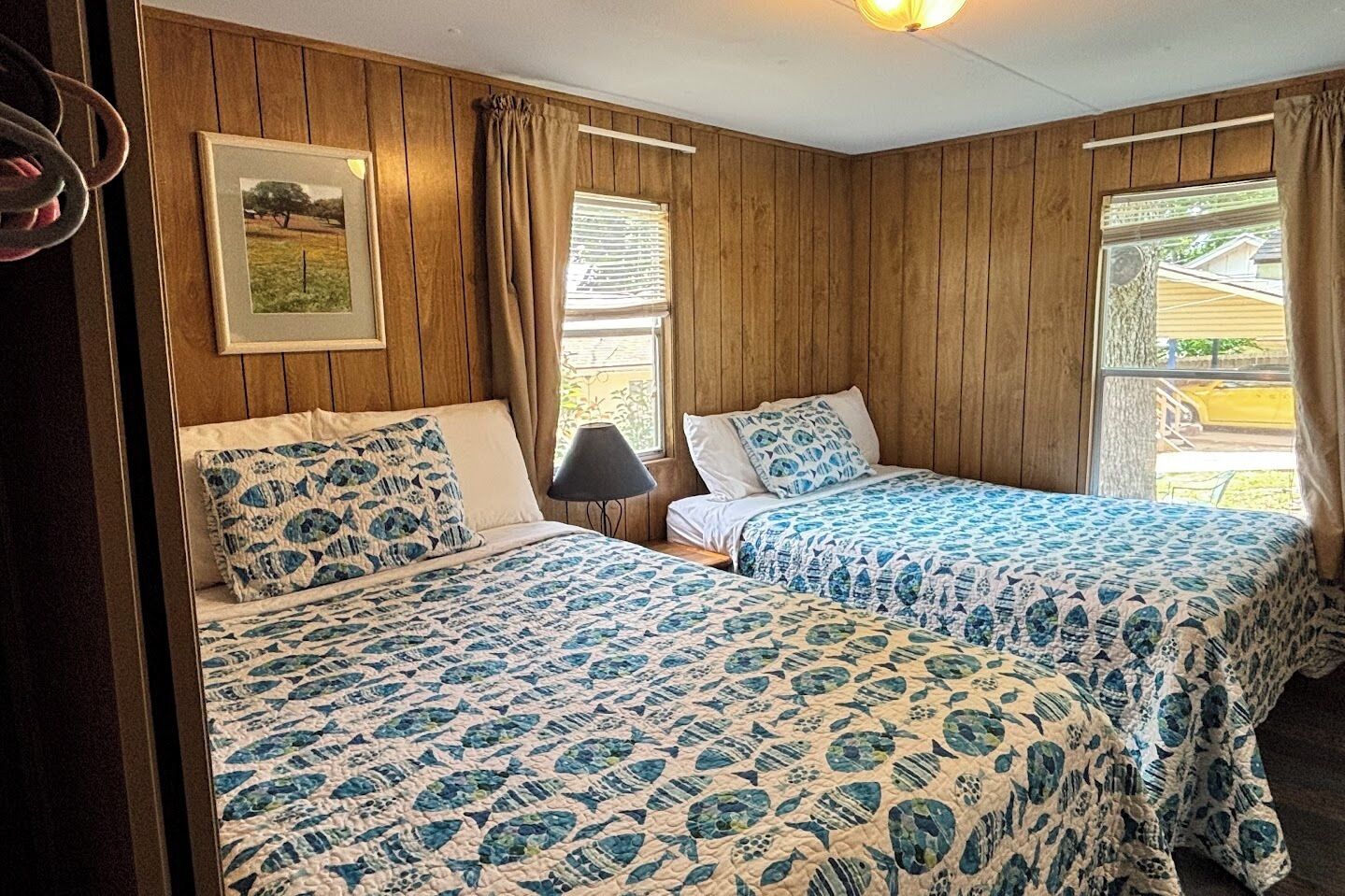 1 slaapkamer, een strijkplank/strijkijzer, gratis wifi, beddengoed