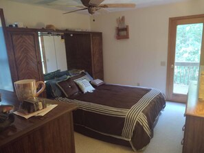 3 bedrooms, free WiFi, bed sheets - Fishing, Boating, Golf , Hunting - perfect getaway. Near Augusta for Masters (McCormick)