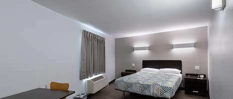 Standard Room, 1 Queen Bed, Non Smoking, Refrigerator & Microwave