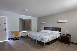 Desk, free WiFi, bed sheets - Motel 6 Show Low, AZ (Show Low)
