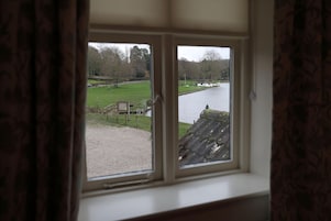 Deluxe Double Room, Ensuite, River View (Room 2) | View from property