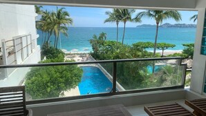 Apartment | Balcony - JUUB Acapulco, Exclusive Beachfront Apartment (Acapulco)
