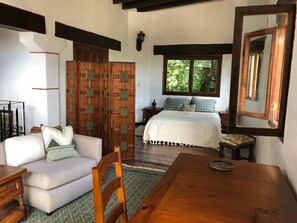 House | Bed sheets - Pet Friendly Casa Studio in the Woods (Cuernavaca)