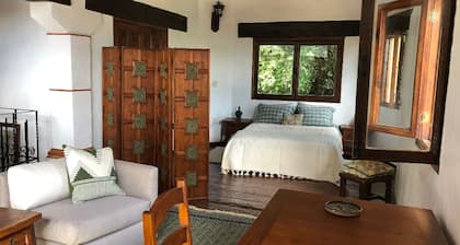 Pet Friendly Casa Studio in the Woods