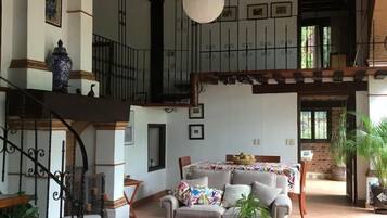 House | Living room | Flat-screen TV