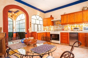 Apartment | In-room dining